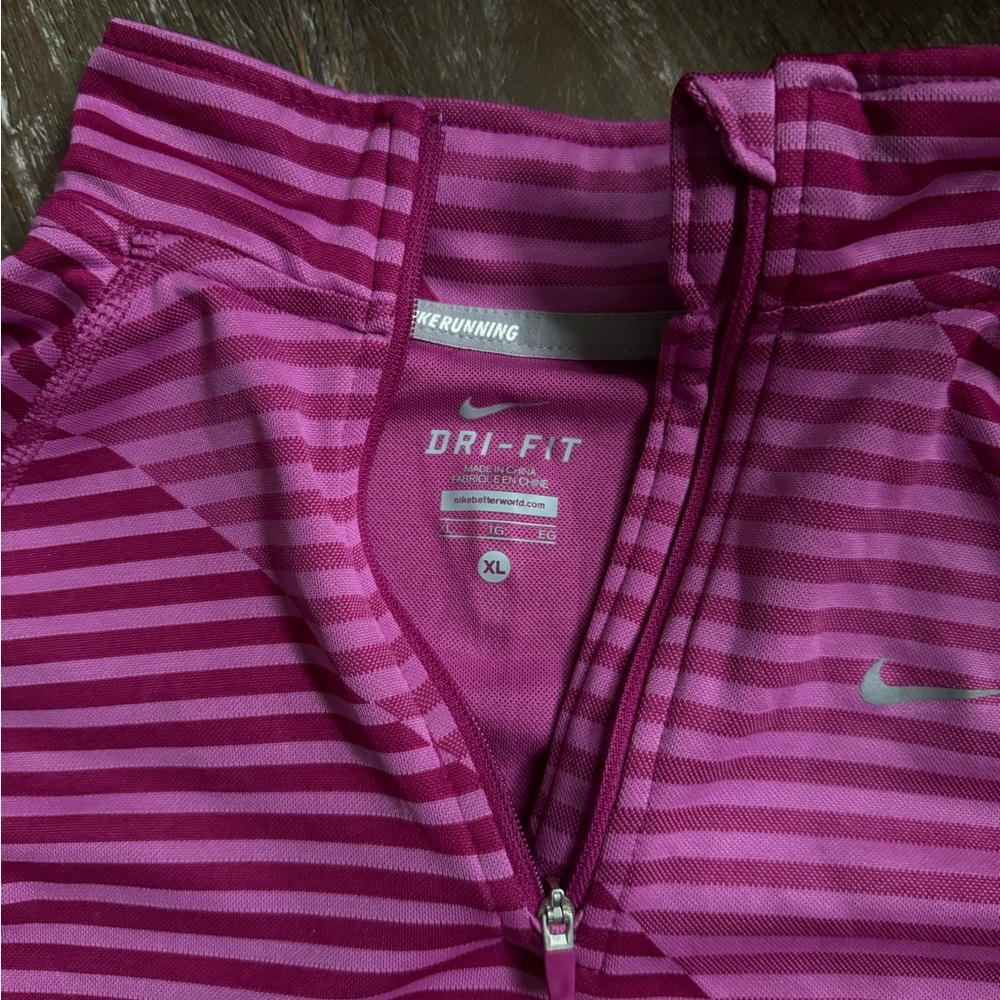 Nike pullover - Picture 2 of 2